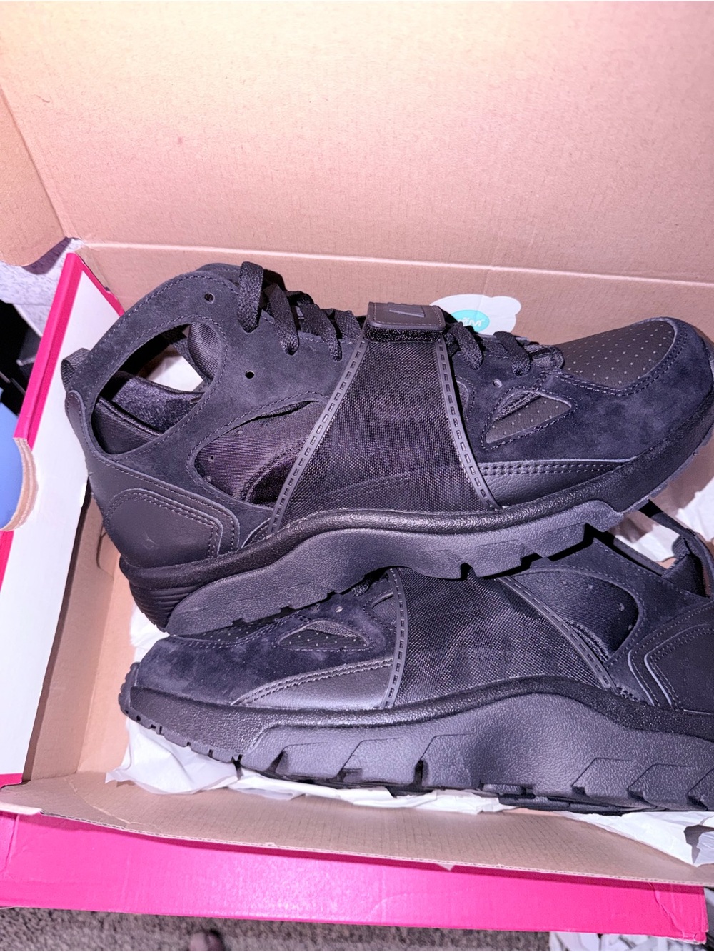 Nike Men's Black Athletic Sneakers with Strap